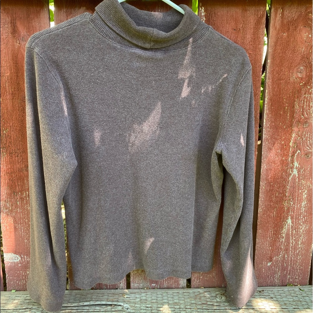 Turtle Neck - Picture 2 of 4